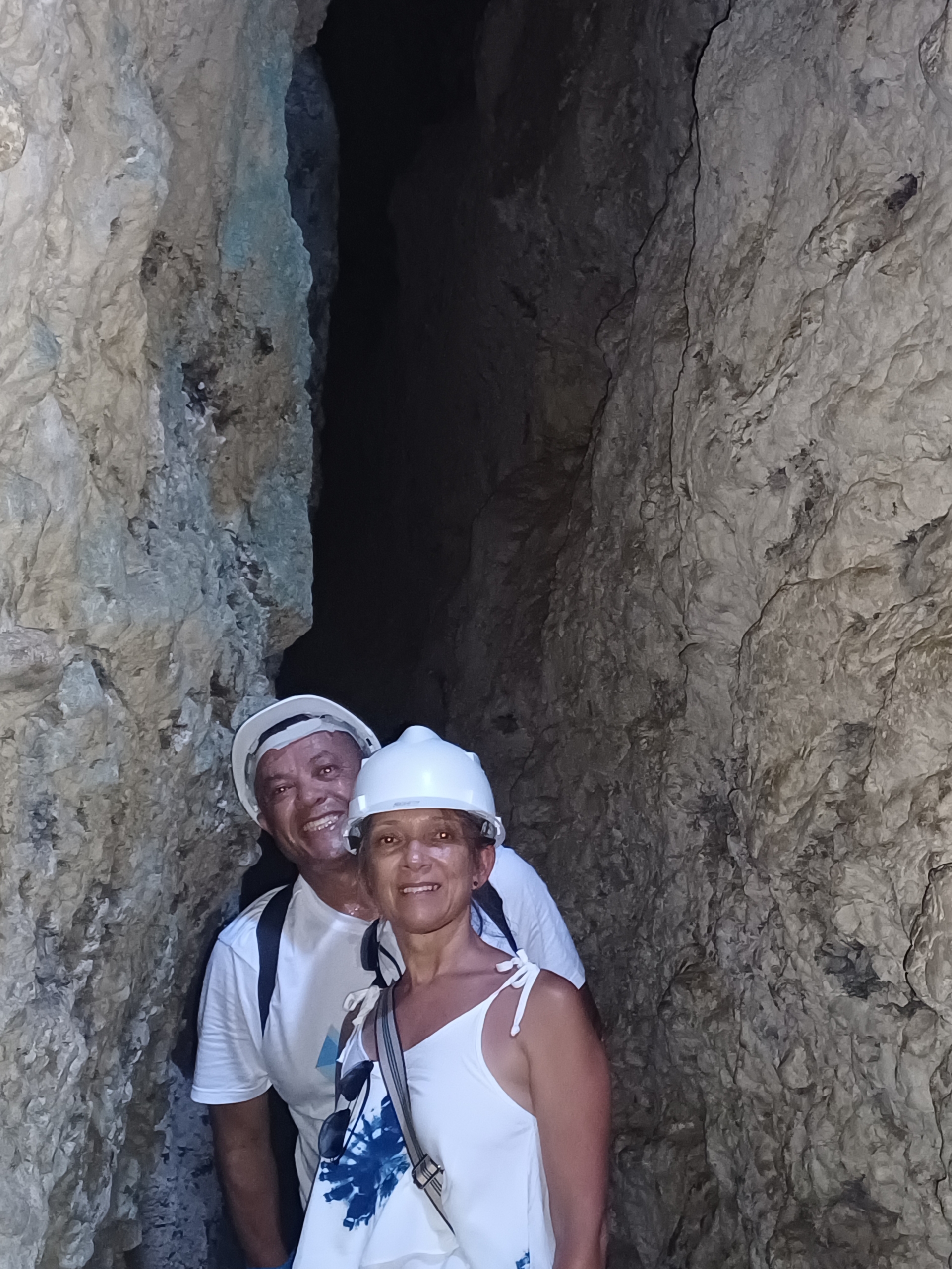 Batu Cermin cave 01