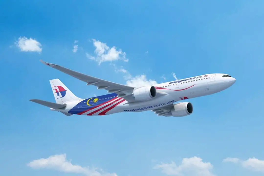 direct flights from Malaysia to Labuan Bajo