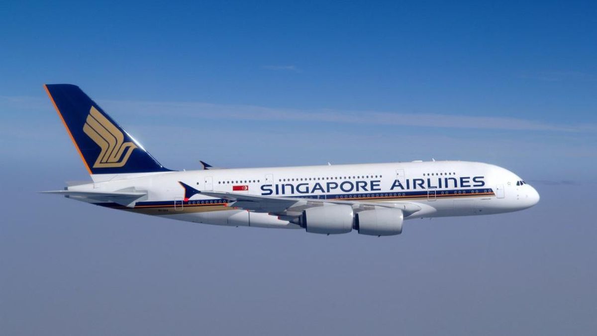 direct flight from Singapore to Labuan Bajo